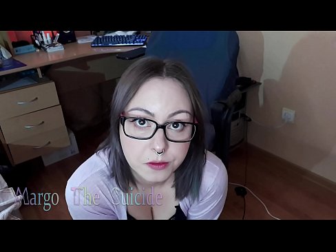 ❤️ Sexy meisie met bril suig dildo diep op kamera ️ Fok video  by ons ❌